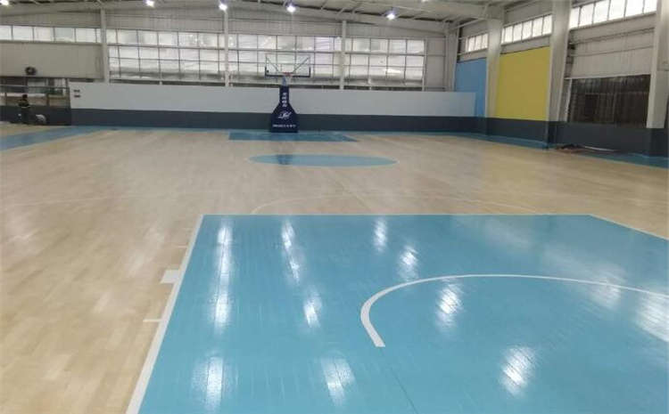 橡膠木排球館木地板廠家哪家好？